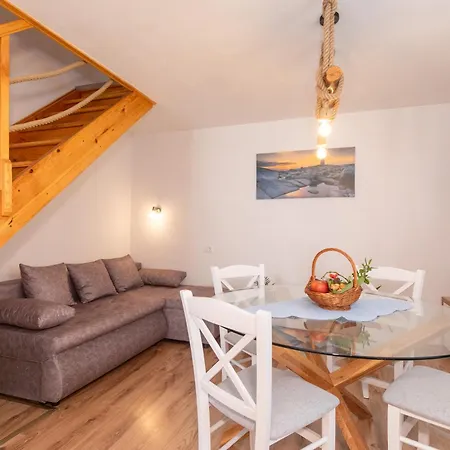 Ferienhaus Mirna Luka